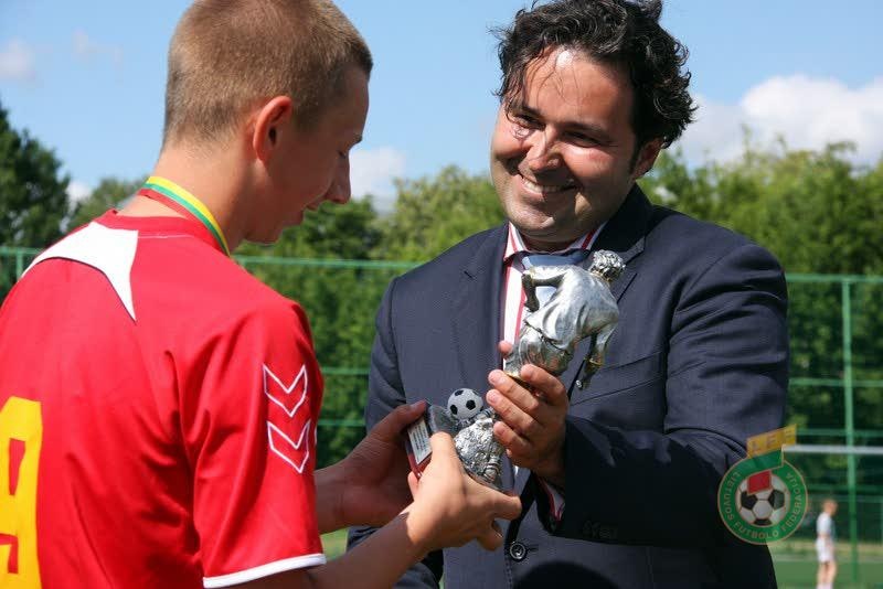 lff_prezidentas_lvaranavicius_apdovanojo_nugaletojus1.jpg